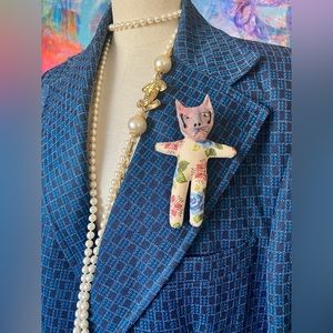 Precious Artisan Handcrafted KITTY CAT PIN Kitten Floral Fabric Ceramic Jewelry